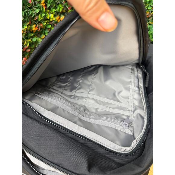 Timbuk 2 Q‎ 2.0 Carrying Case Backpack for 17" Labtop Notebook Eco Black NEW NWT - Picture 3 of 16